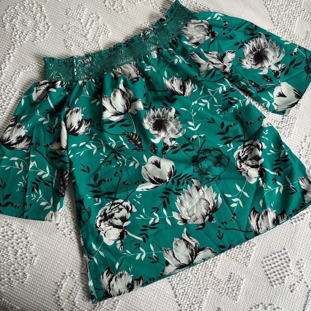 Jasmine & Juliana womens size S teal floral off the shoulder short sleeve blouse